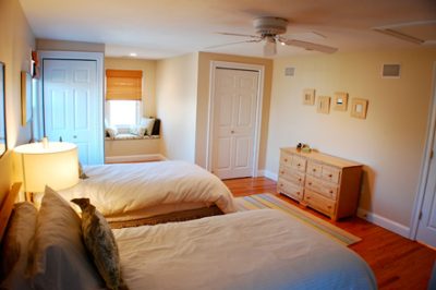 Dodgers Hole, Edgartown - Neutral Guest Room