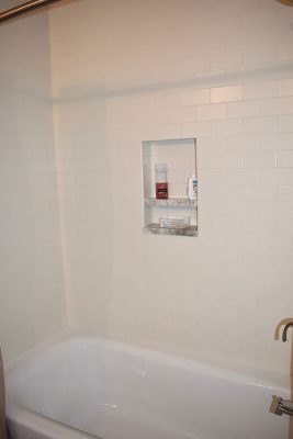 East Chop Munroe Avenue - White Tile Bathroom