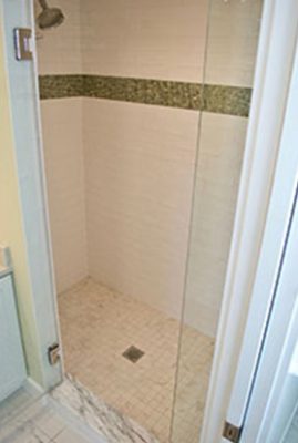 Rustling Oaks - White and Green Shower Tile