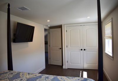 Winemack-East Chop - Bedroom with Mounted TV